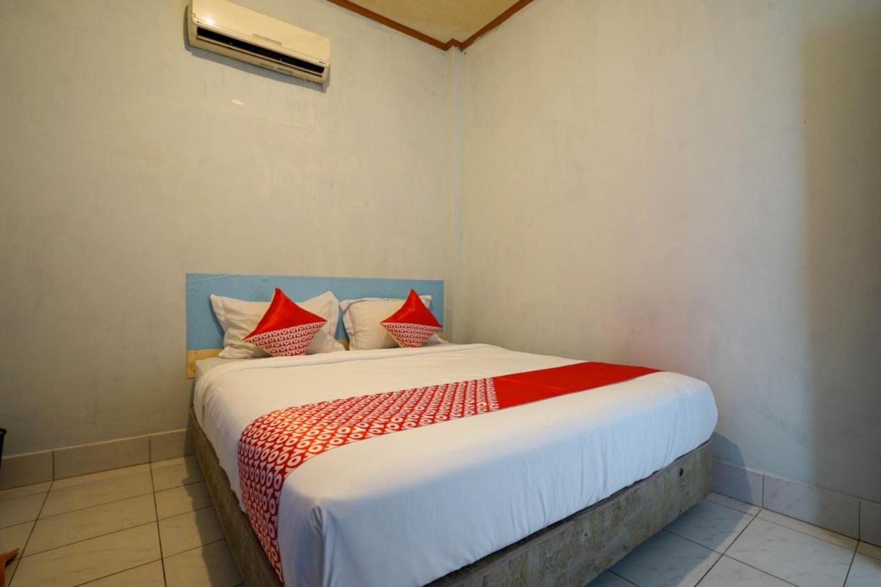 Oyo 2876 Hotel Idayu Palembang Exterior foto