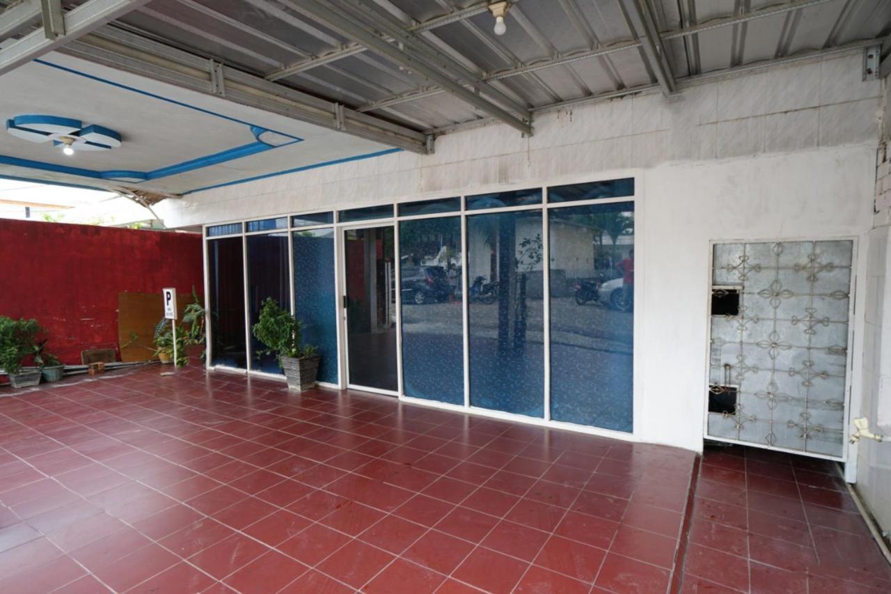 Oyo 2876 Hotel Idayu Palembang Exterior foto