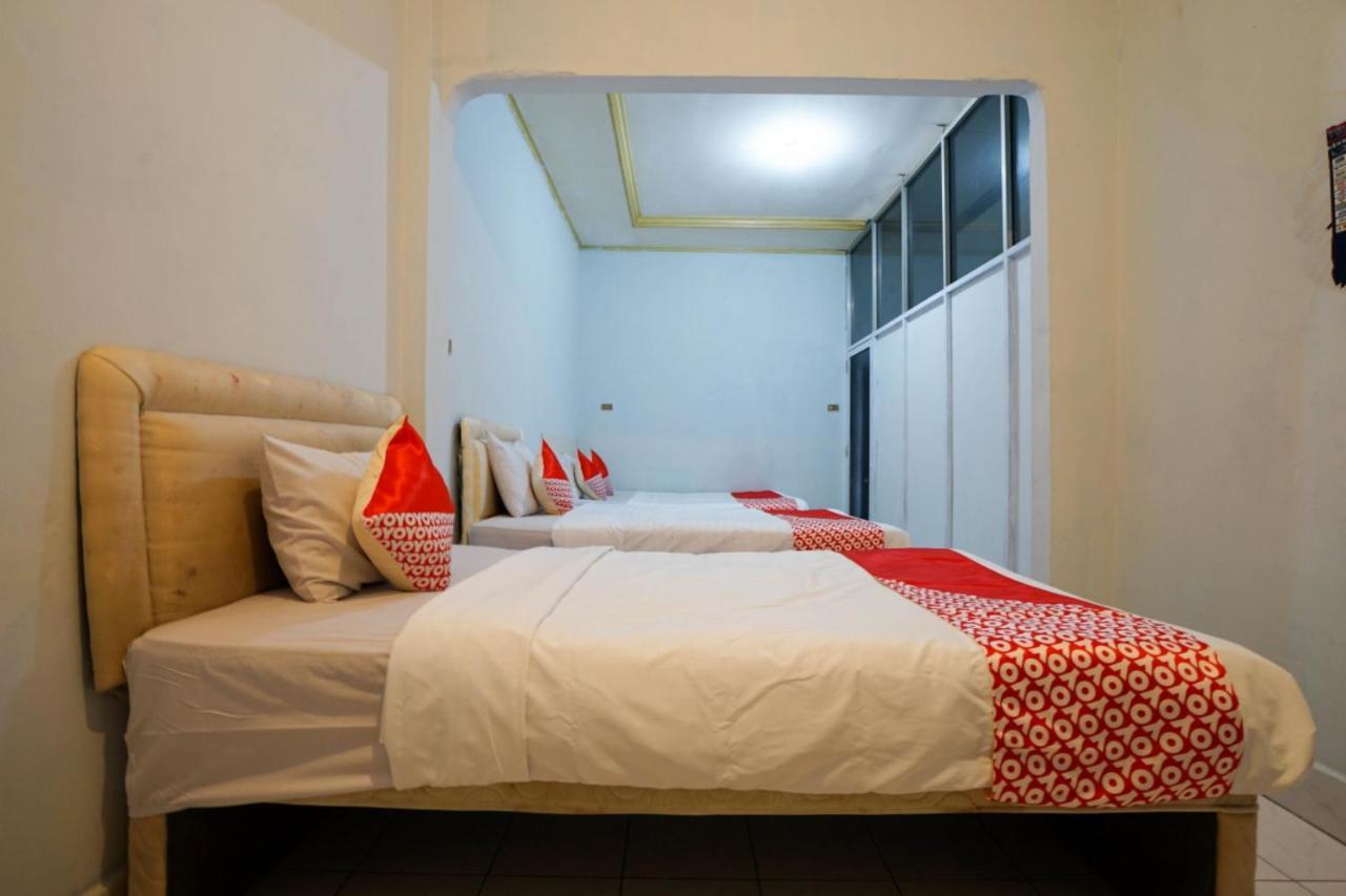 Oyo 2876 Hotel Idayu Palembang Exterior foto